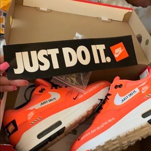 Nike air max 1 lux sneaker, worn twice